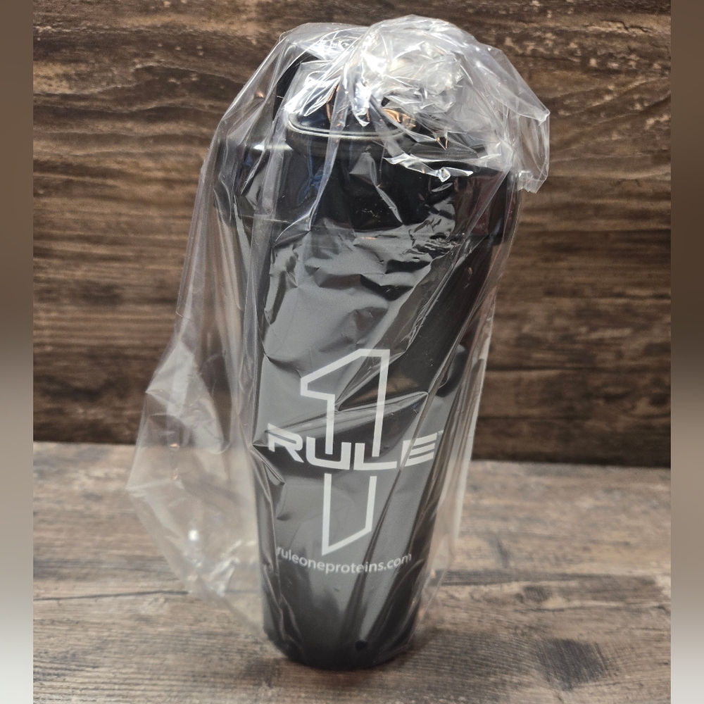 Rule 1‎ (R1) Proteins - Premium Leakproof Shaker Bottle - Black, 20 Oz New
